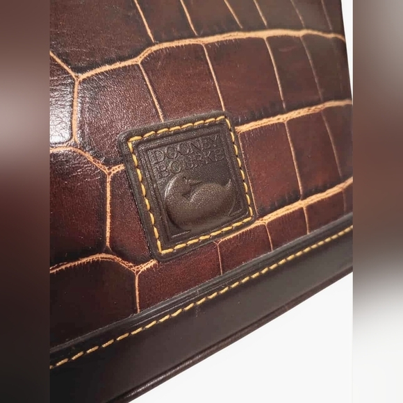 Dooney & Bourke Croco Embossed Lock Sac Hobo Bag W/ Pouch & Keychain - Picture 13 of 16